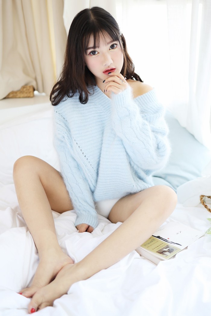 清纯嫩模小尤奈白皙翘臀可爱小脸惹人喜欢