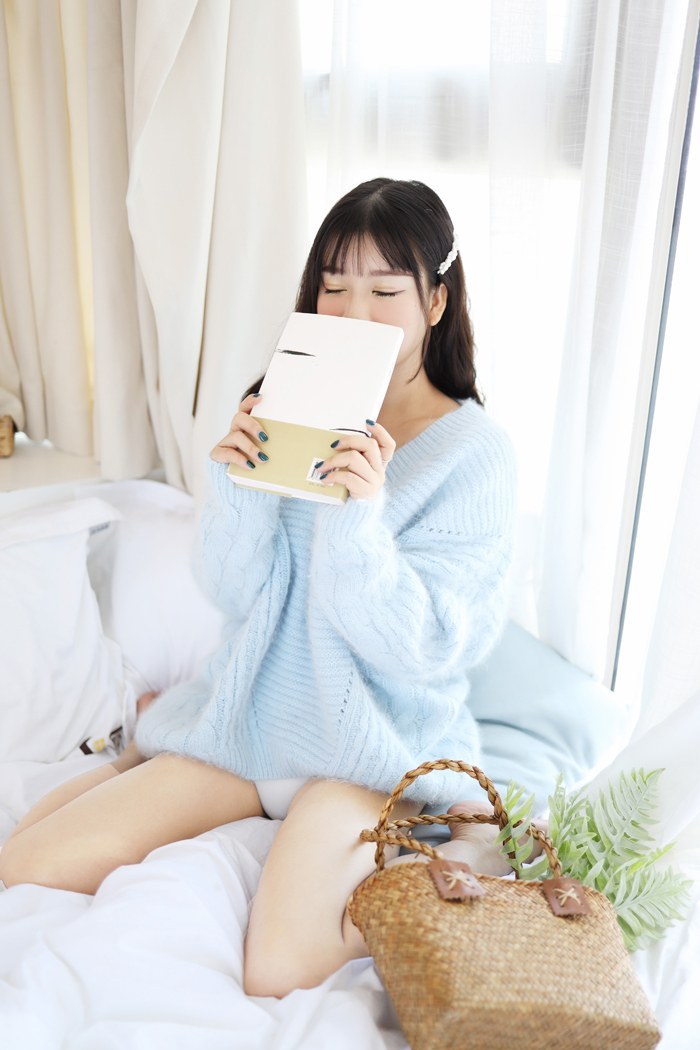 清纯嫩模小尤奈白皙翘臀可爱小脸惹人喜欢