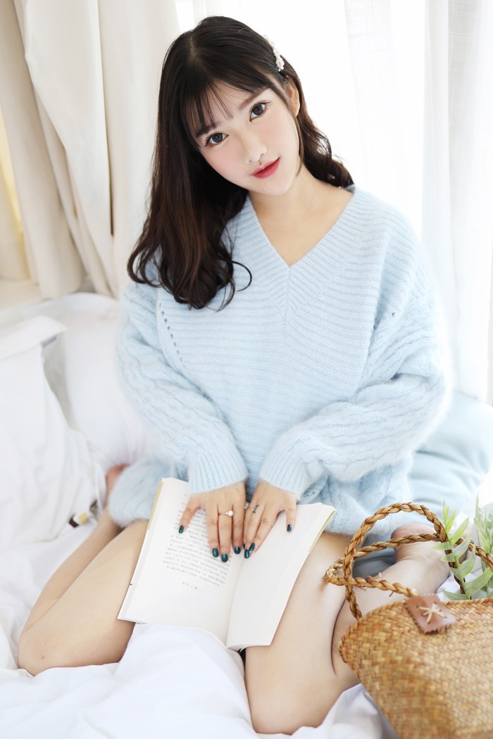 清纯嫩模小尤奈白皙翘臀可爱小脸惹人喜欢