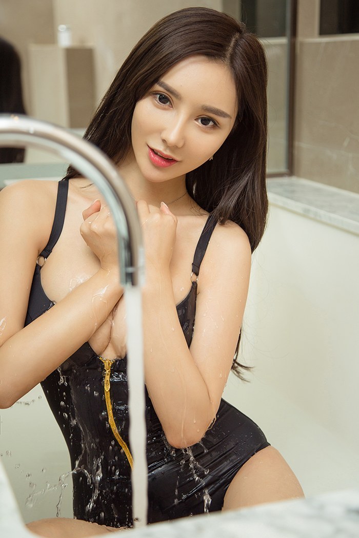 清纯气质女神安柔姿势性感眉眼秋波暗送